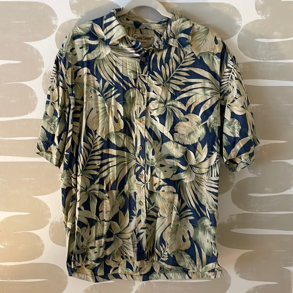 Tropical floral short sleeve button up shirt
